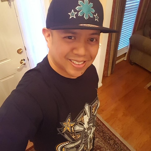 Meet your Posher, Derek - Picture 2 of 2